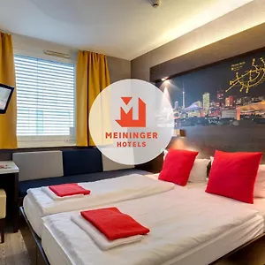 Meininger Hauptbahnhof Otel Berlin